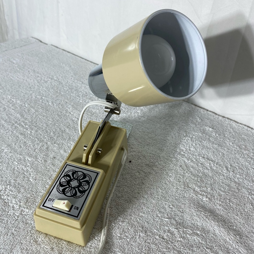 Vintage Beige Clamp On Headboard Reading Lamp - Picture 2 of 13